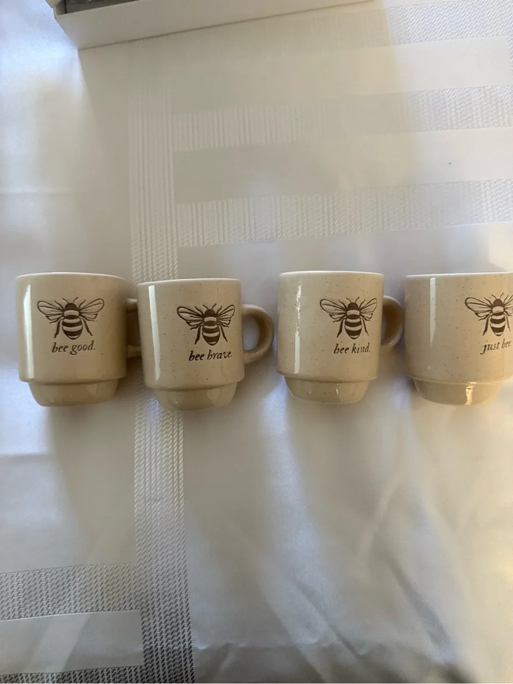 Cream Bee Ceramic Stackable Mugs with Metal Rack - Unbranded